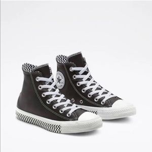 SOLD🎈 converse chuck taylor leather high top sneakers